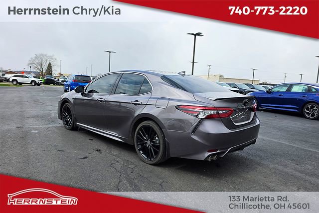Used 2022 Toyota Camry XSE image 5