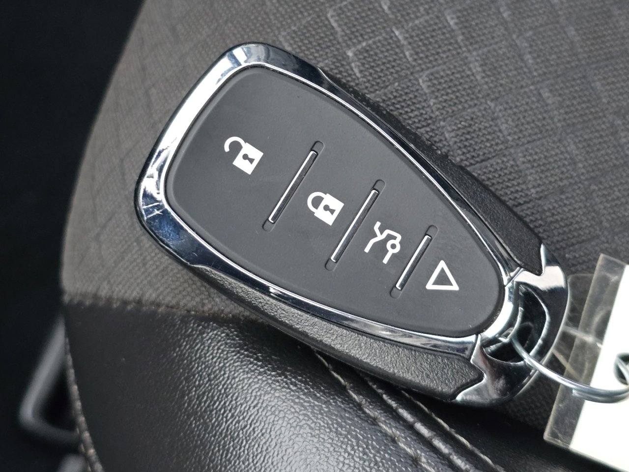 Used 2021 Buick Encore Preferred image 31