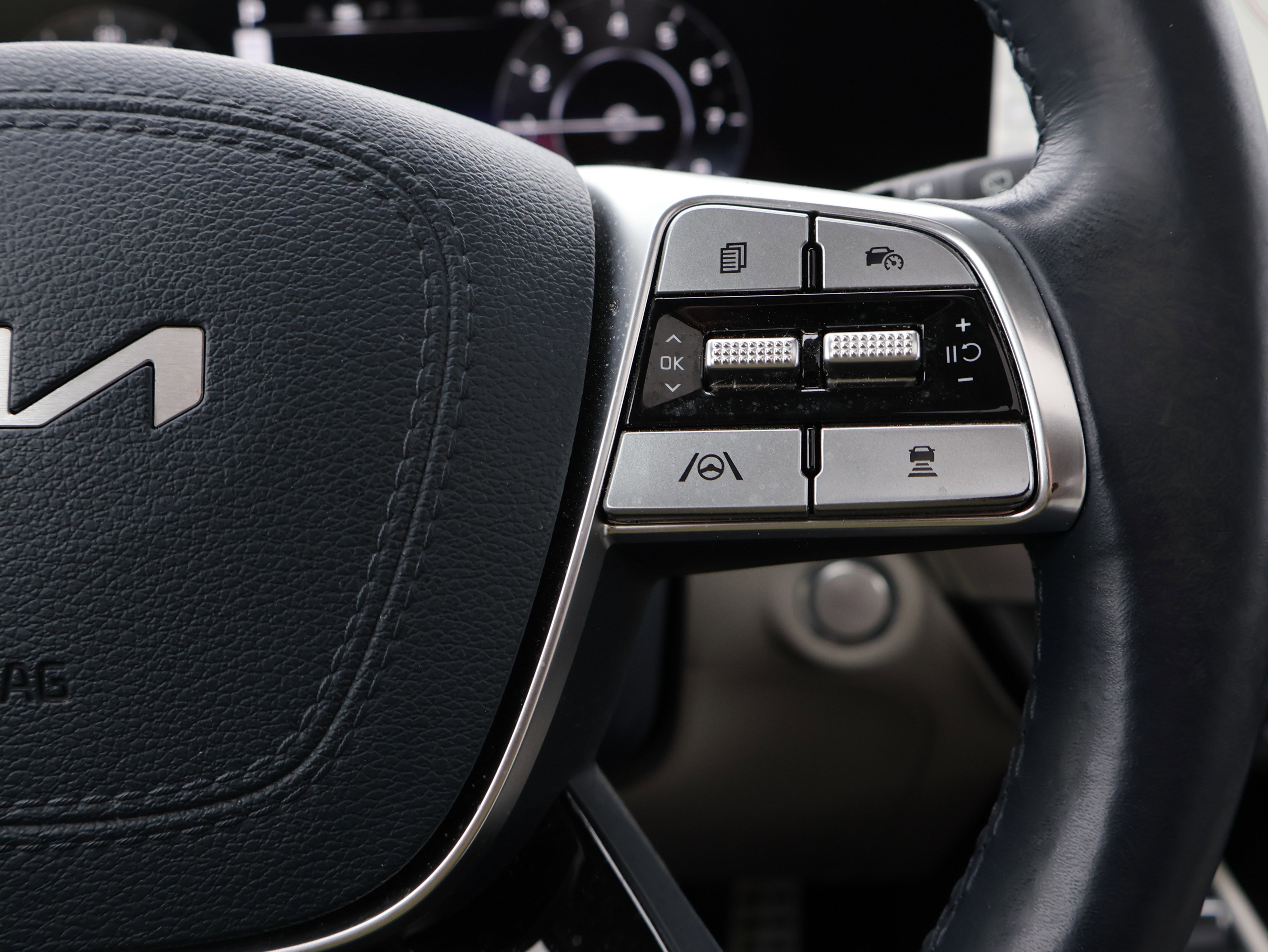 Used 2023 Kia Telluride SX image 35