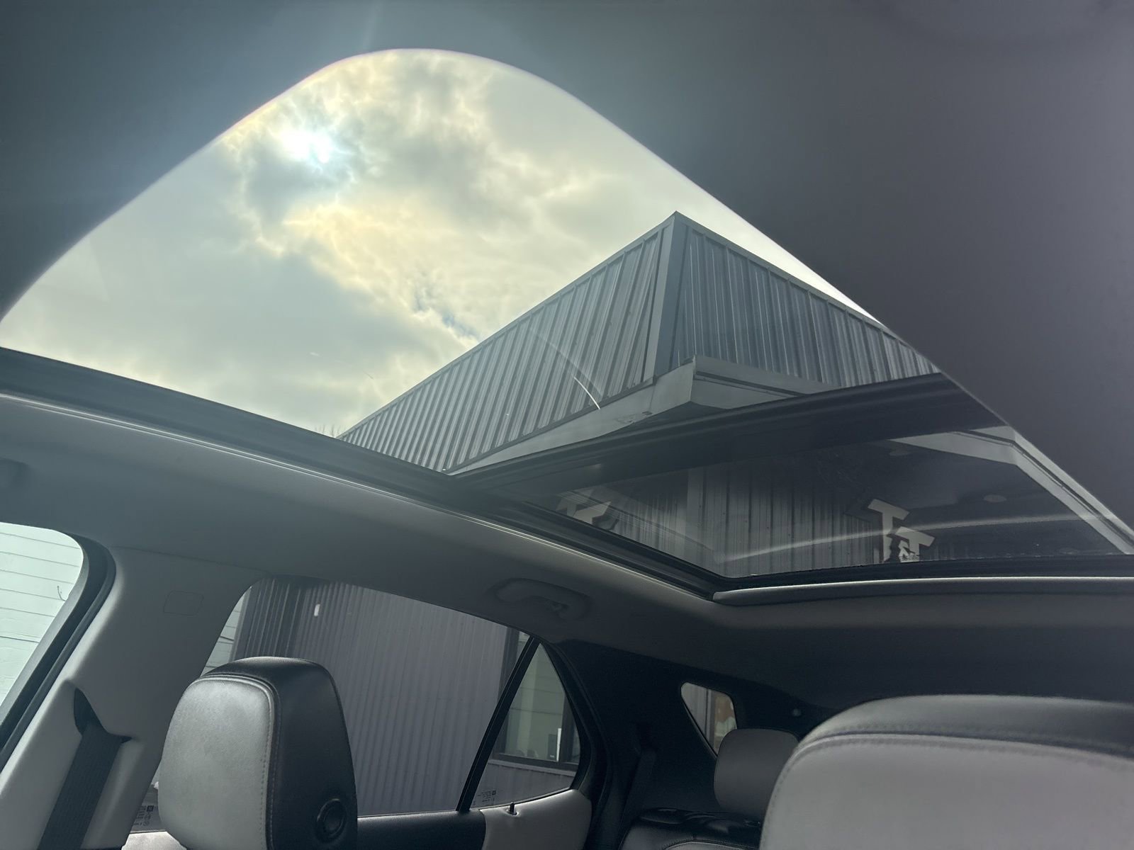 Used 2019 Chevrolet Equinox Premier FWD image 12