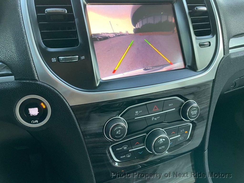 Used 2016 Chrysler 300 Limited image 13