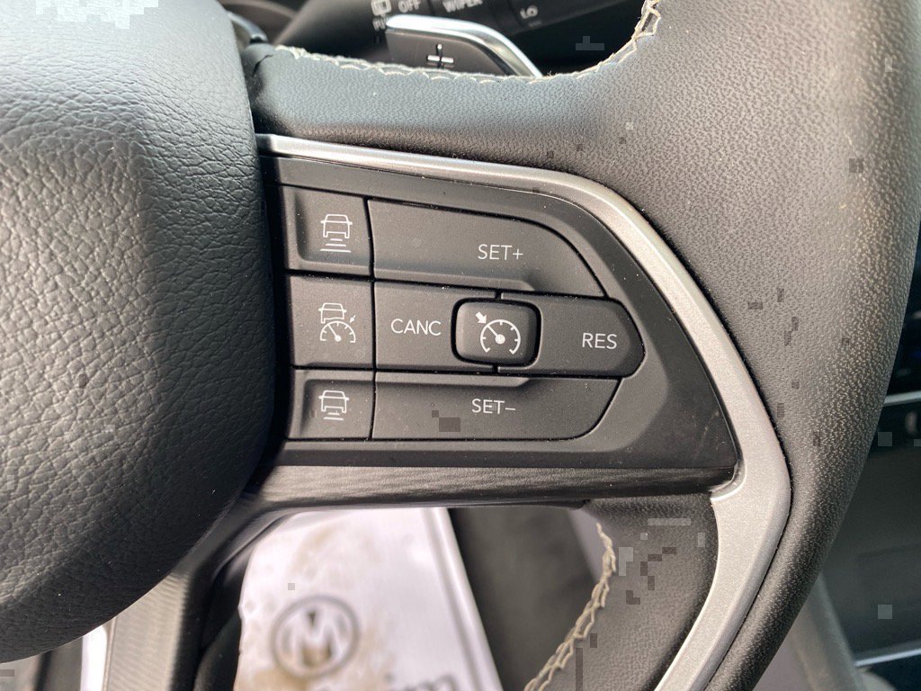 Used 2024 Jeep Grand Cherokee L Altitude image 15