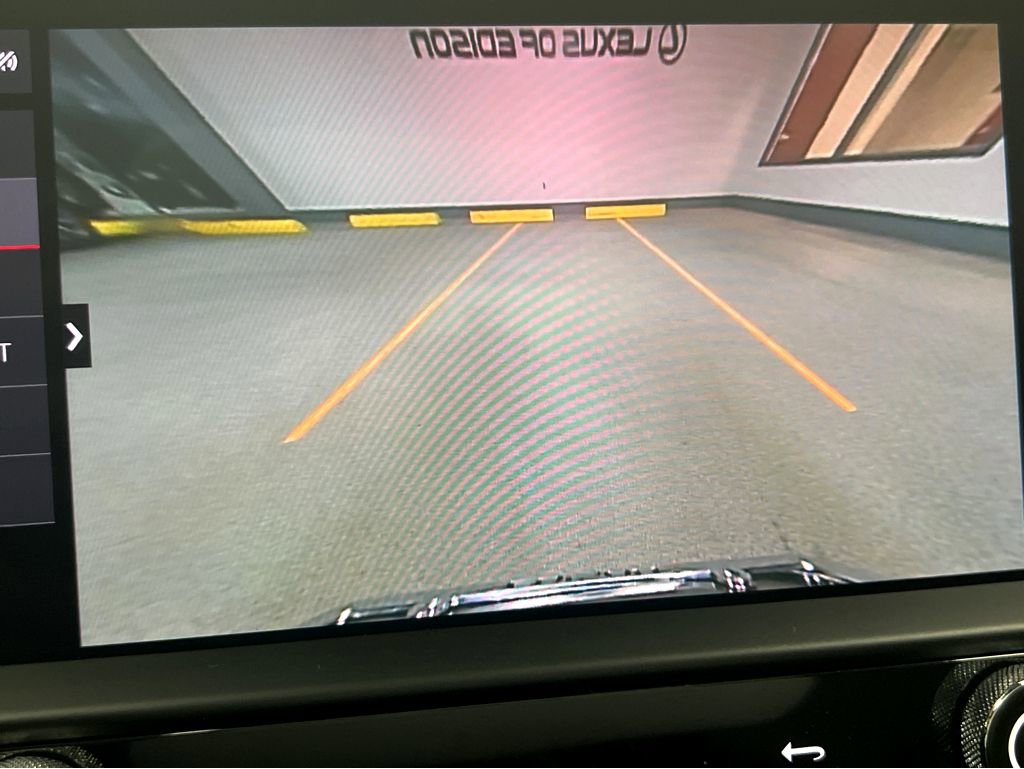 Used 2023 Porsche Macan image 16