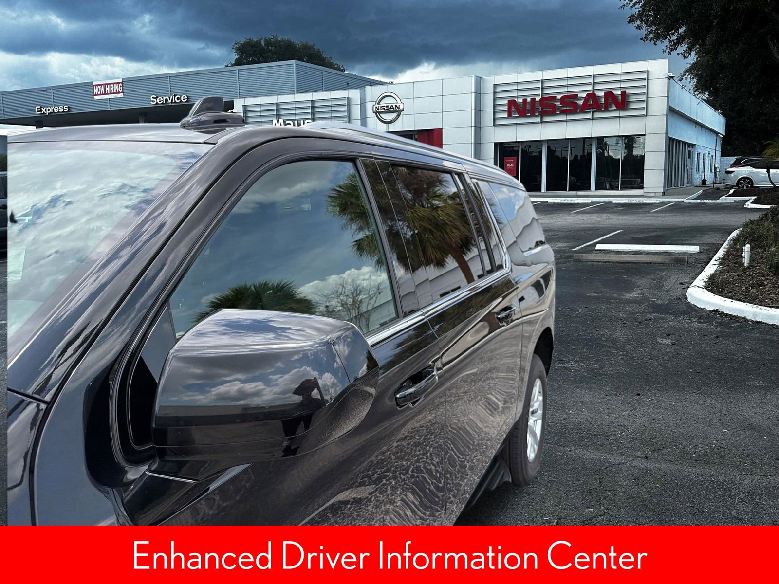 Used 2024 Chevrolet Suburban LT AWD/4WD image 17