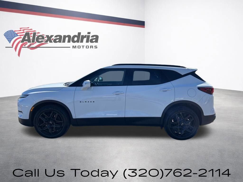 Certified 2024 Chevrolet Blazer LT w/ LPO, Black Grille Bar Package AWD/4WD image 10