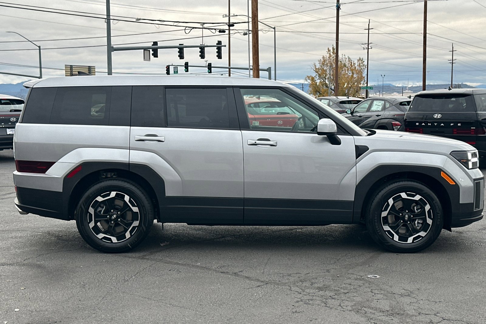 New 2026 Hyundai Santa Fe SE image 3