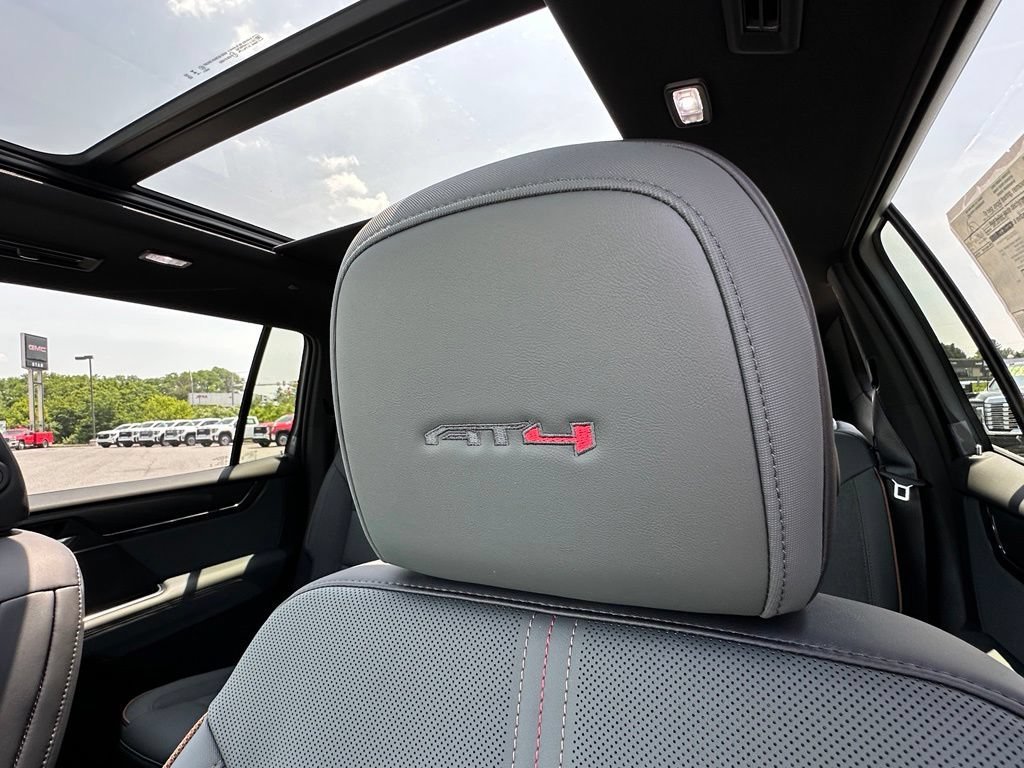 New 2026 GMC Acadia AT4 w/ Luxury Package AWD/4WD image 34