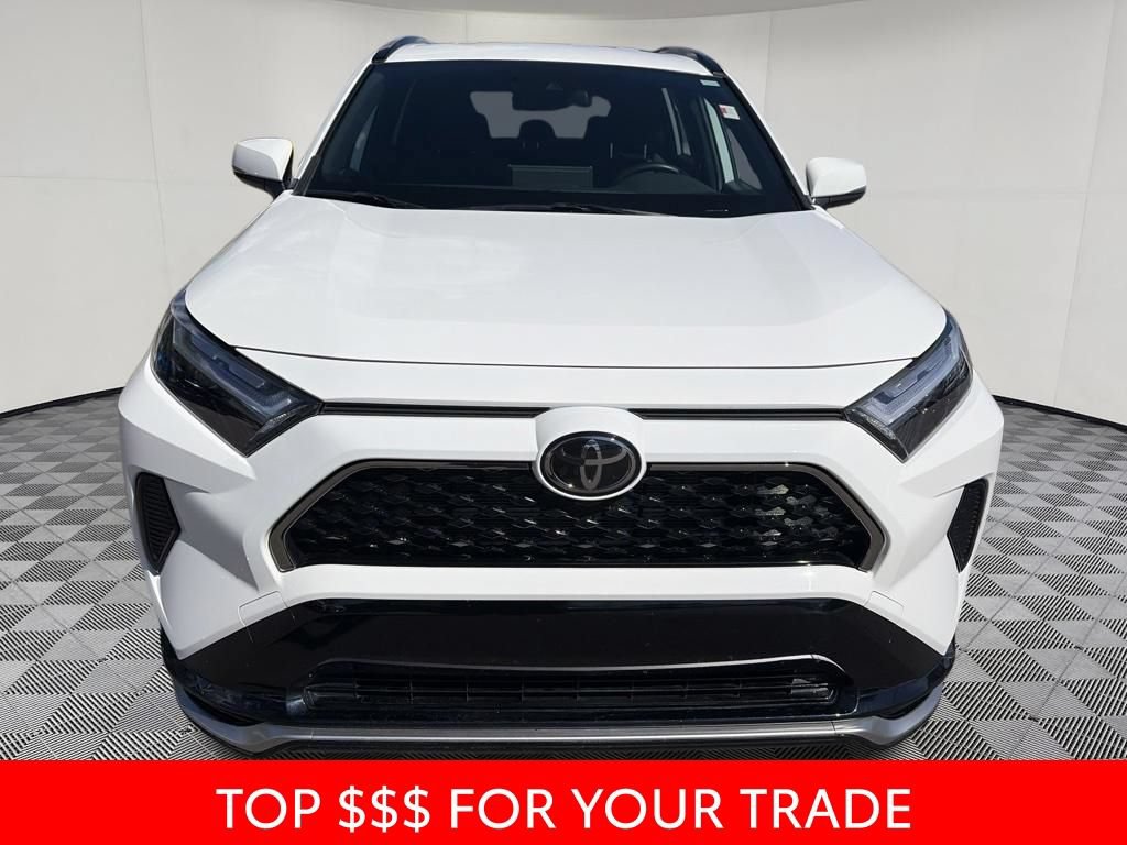 Used 2025 Toyota RAV4 SE AWD/4WD image 2