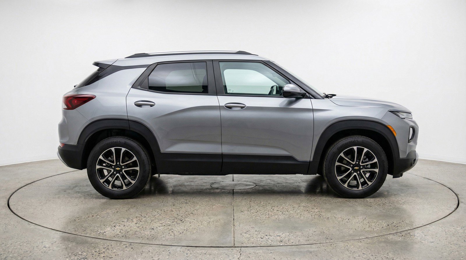 Used 2025 Chevrolet TrailBlazer LT w/ Driver Confidence Package image 11