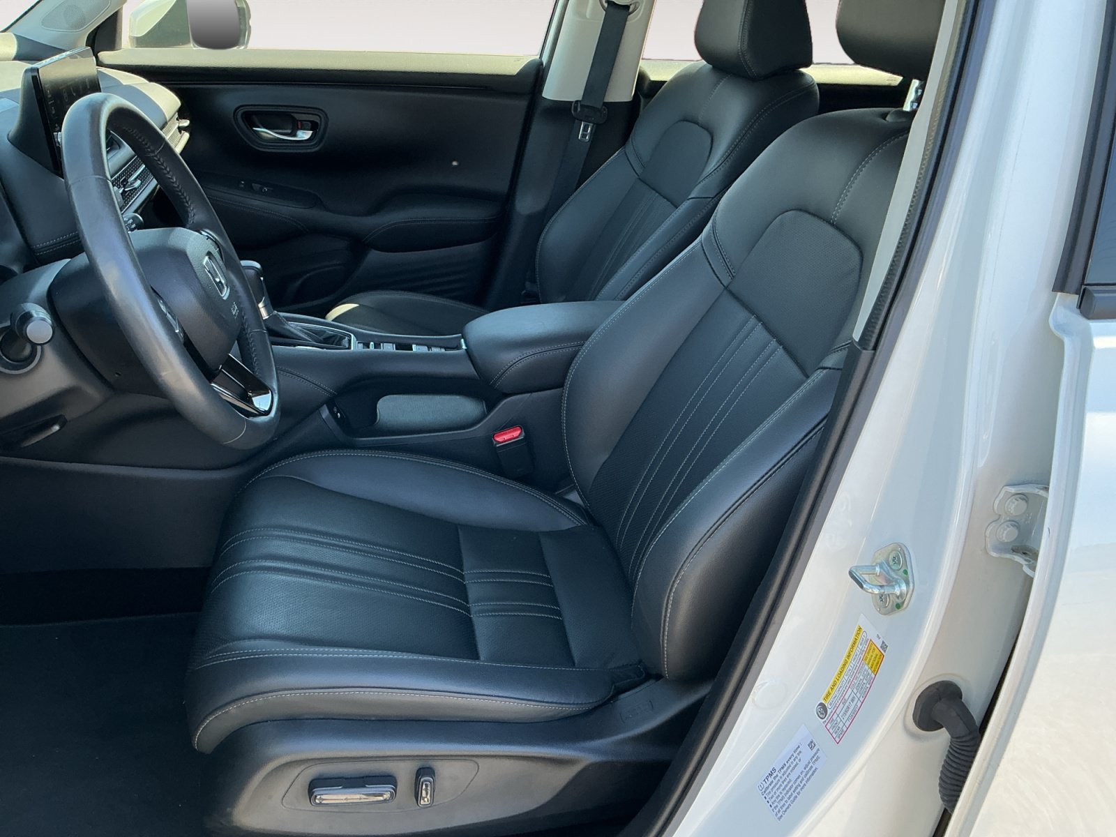 Used 2024 Honda HR-V EX-L image 9