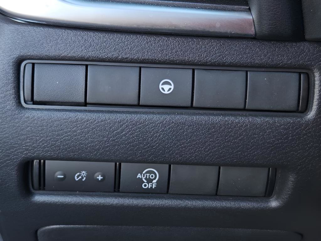 Used 2023 Nissan Rogue SV FWD image 26