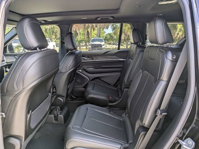 New 2026 Jeep Grand Cherokee L Limited w/ Luxury Tech Group II AWD/4WD image 14