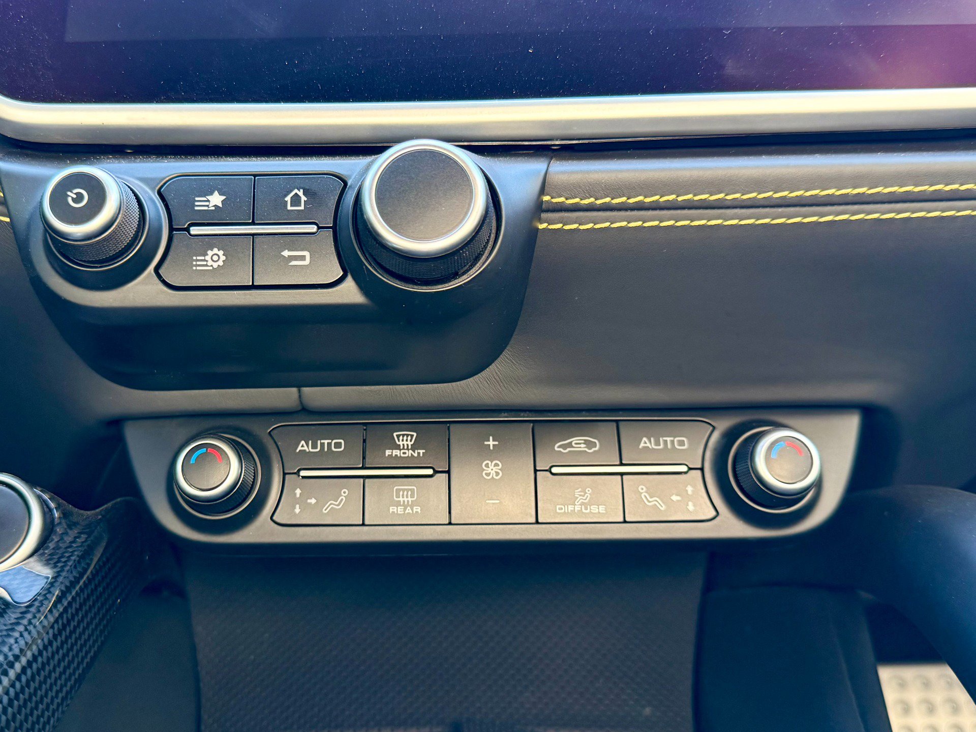 Used 2018 Ferrari GTC4Lusso T image 31