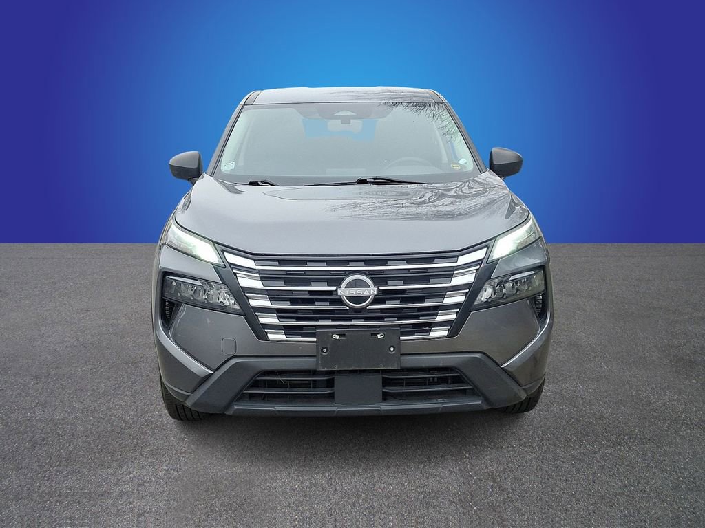 Used 2024 Nissan Rogue S image 2