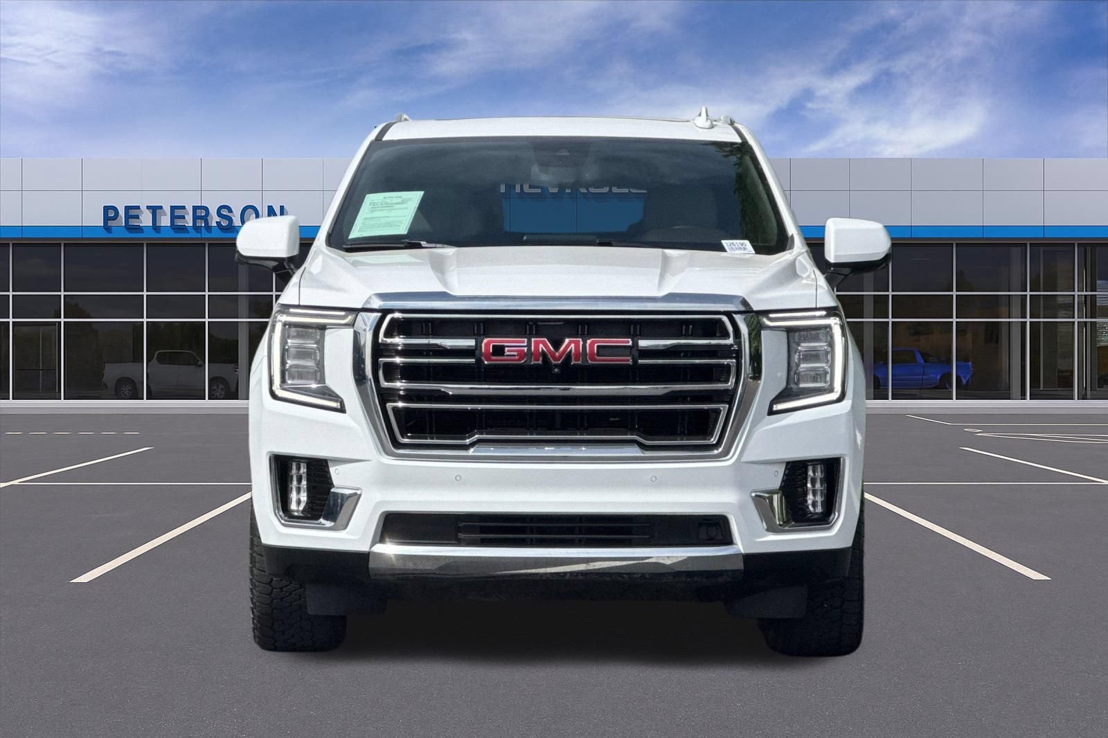 Certified 2024 GMC Yukon XL SLT w/ SLT Premium Package AWD/4WD image 9