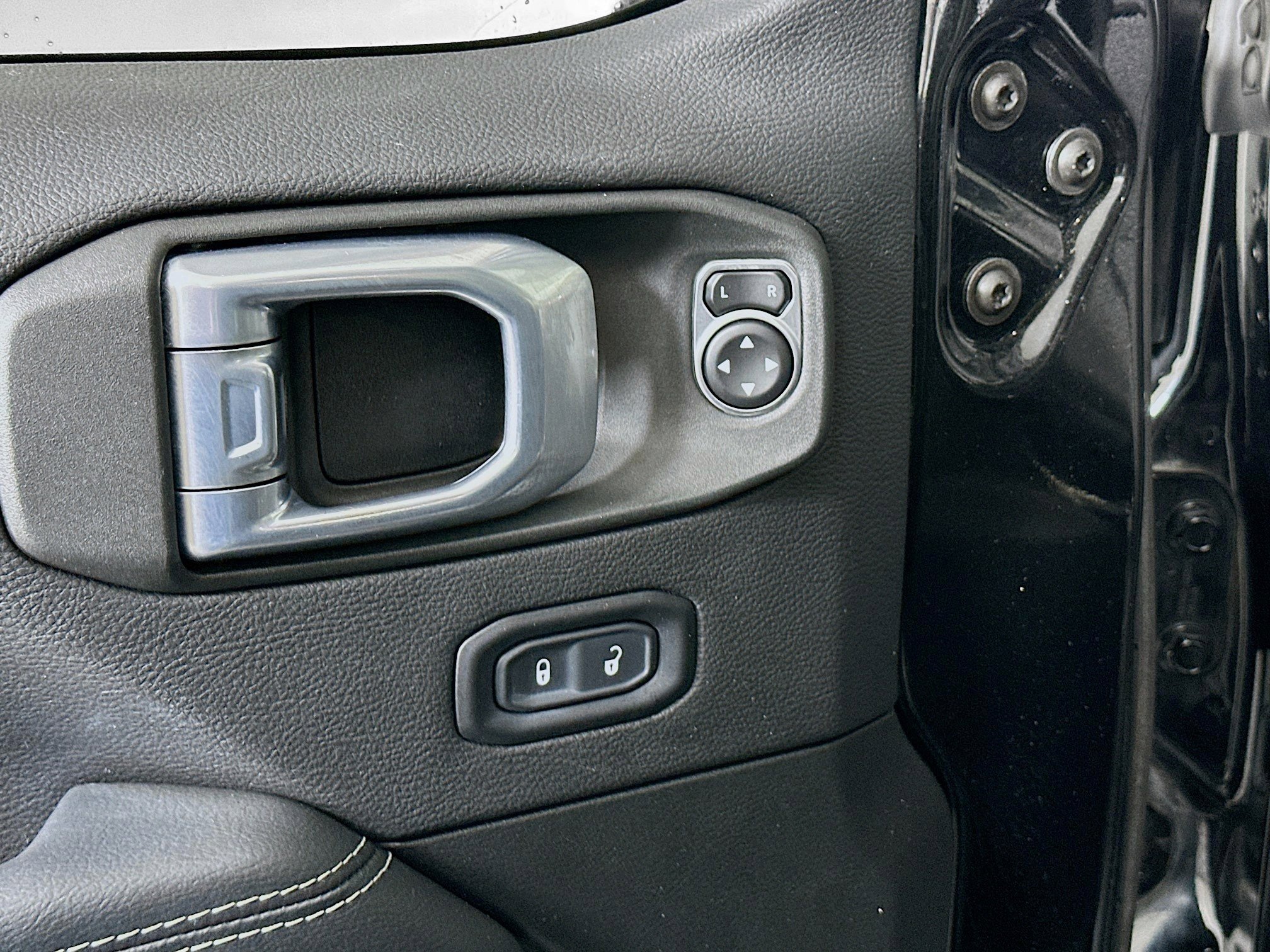 Used 2021 Jeep Wrangler Sahara w/ Cold Weather Group image 15