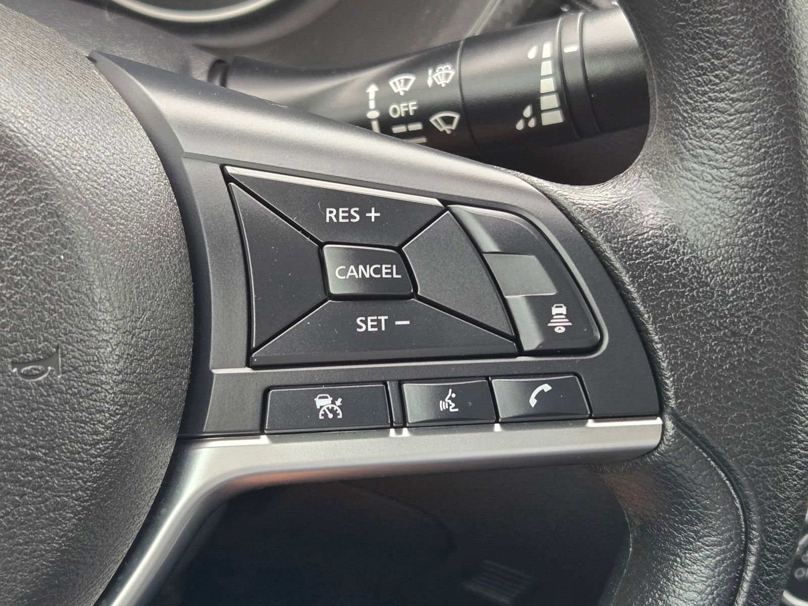 Used 2023 Nissan Sentra SV FWD image 31