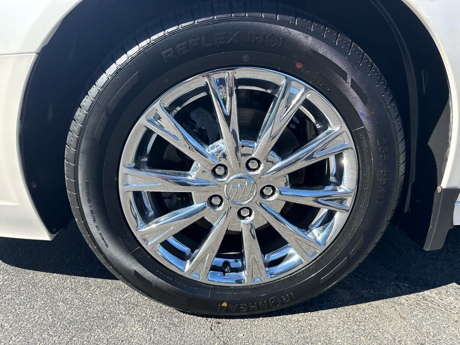 Used 2011 Buick Lucerne CXL FWD image 9