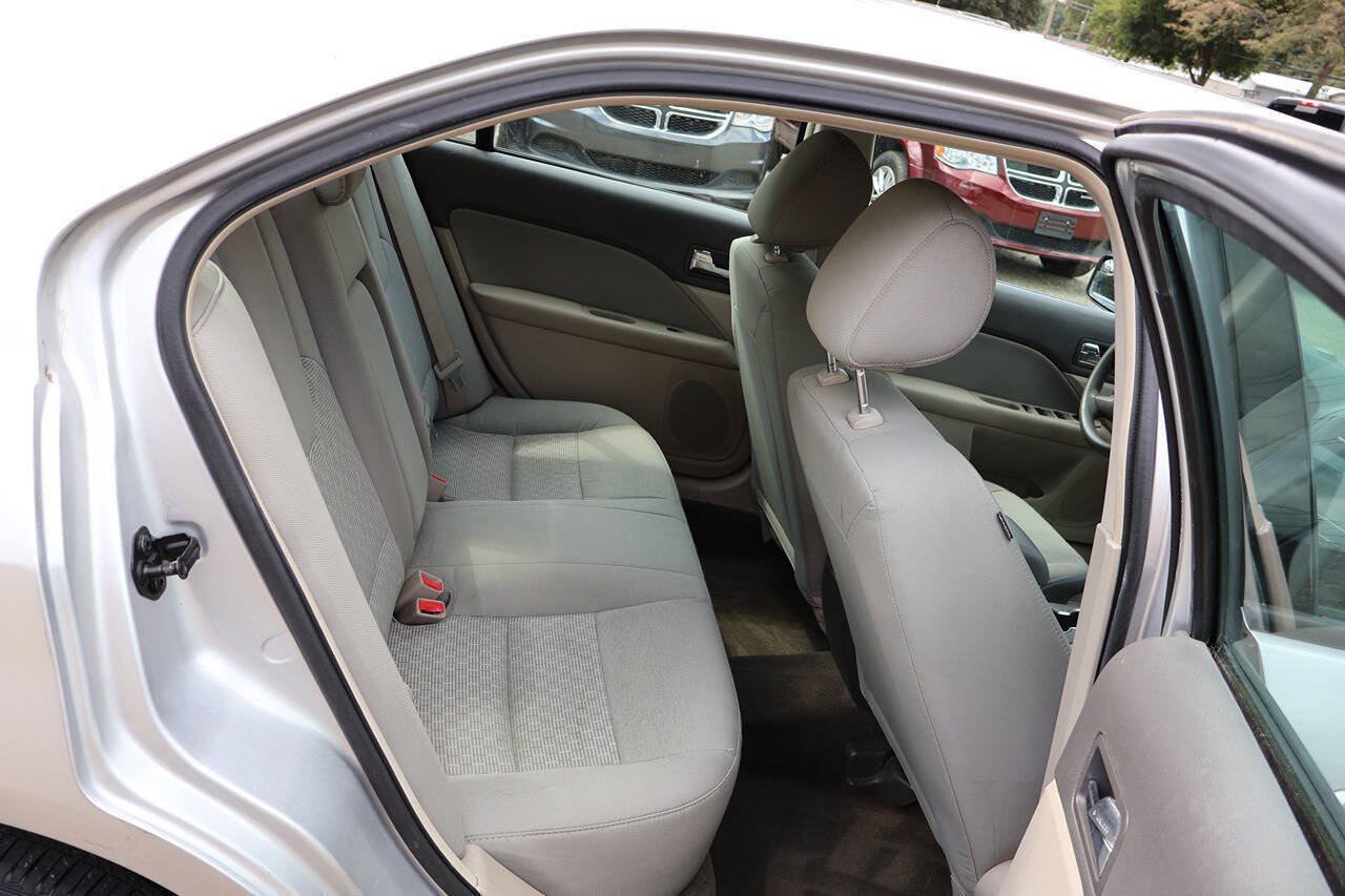 Used 2012 Ford Fusion S FWD image 27