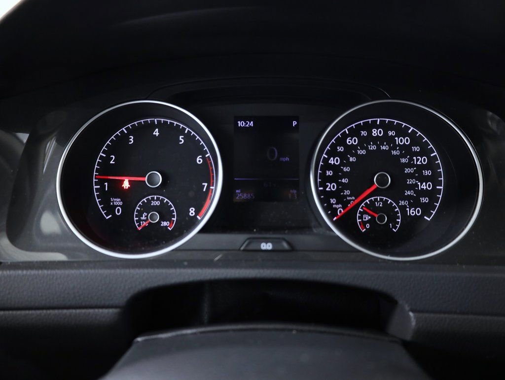 Used 2018 Volkswagen Golf S image 17