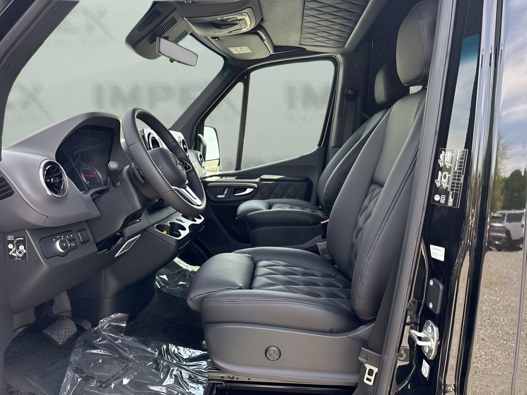 Used 2024 Mercedes-Benz Sprinter 3500 image 8