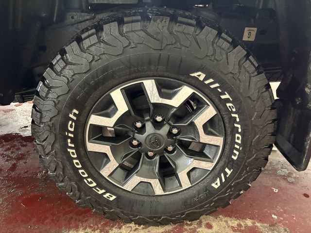 Certified 2021 Toyota Tacoma TRD Off-Road image 24