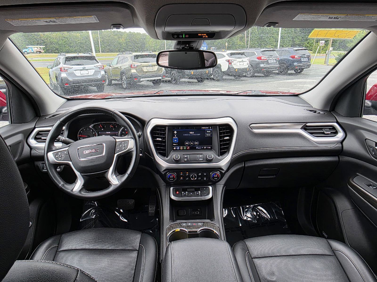 Used 2023 GMC Acadia SLT image 13