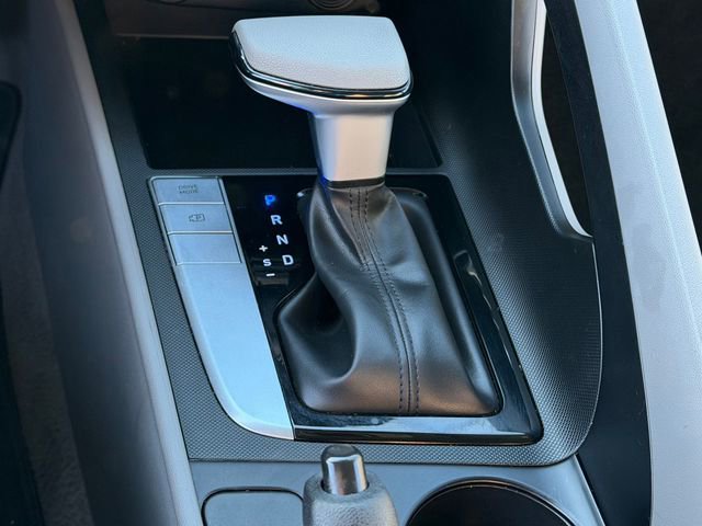 Used 2023 Hyundai Elantra SEL image 17