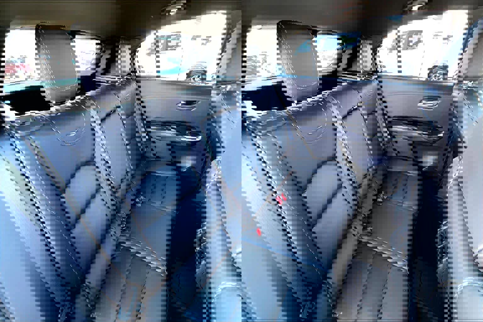 Used 2024 Cadillac XT4 Luxury w/ Cold Weather Package image 19