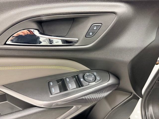 Certified 2025 Chevrolet Trax ACTIV w/ Sunroof Package image 23