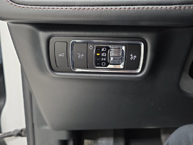 Certified 2023 Lincoln Aviator AWD image 23