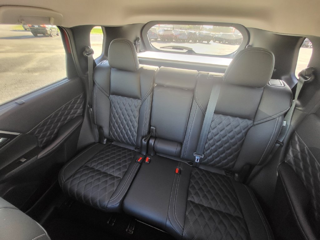 Used 2024 Mitsubishi Outlander SEL FWD image 12