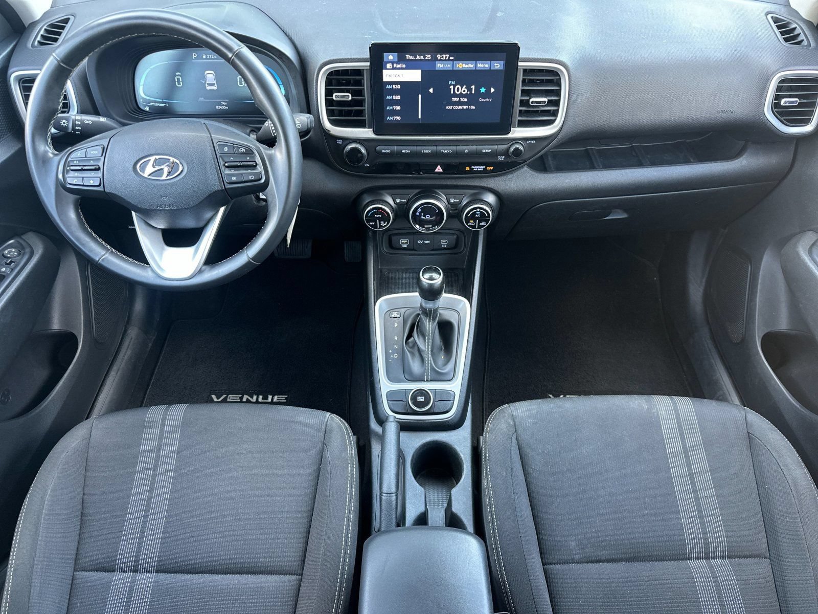 Used 2023 Hyundai Venue SEL FWD image 13