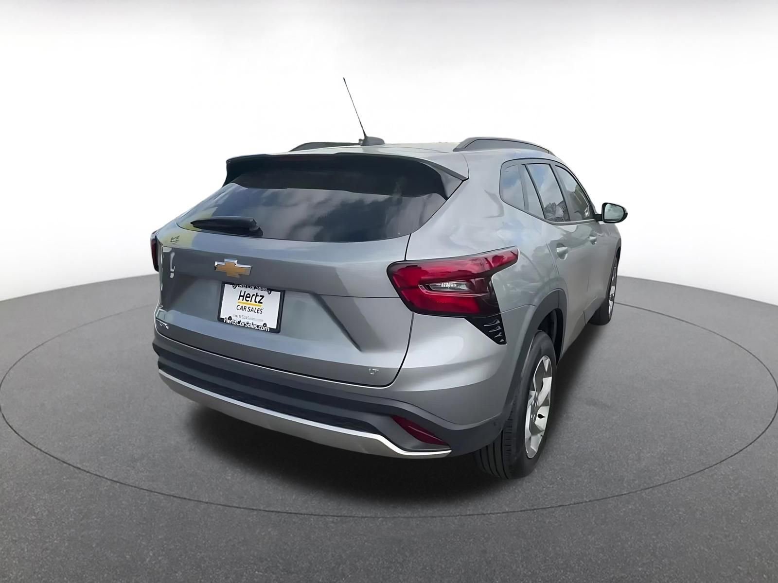 Used 2025 Chevrolet Trax LT image 14