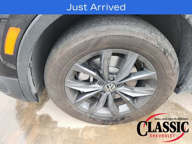 Used 2022 Volkswagen Tiguan SE image 11