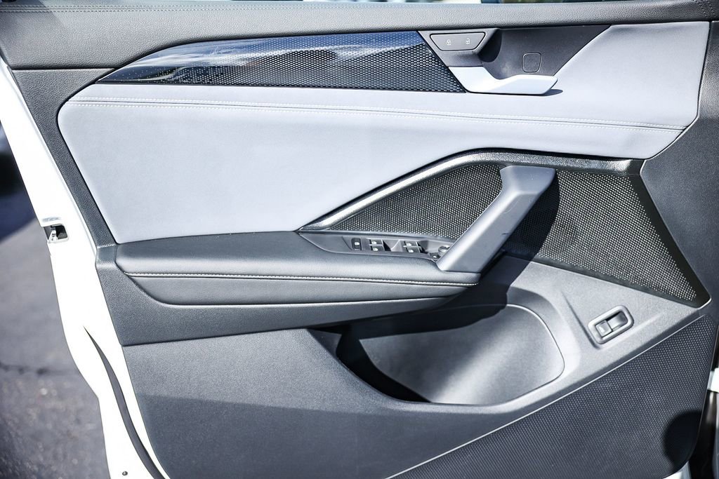 New 2026 Volkswagen Tiguan SE R-Line image 38