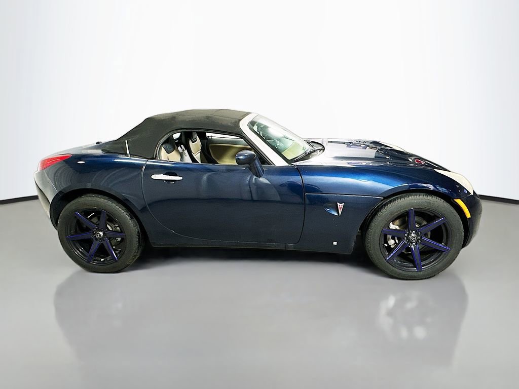 Used 2007 Pontiac Solstice Convertible w/ Premium Package image 9