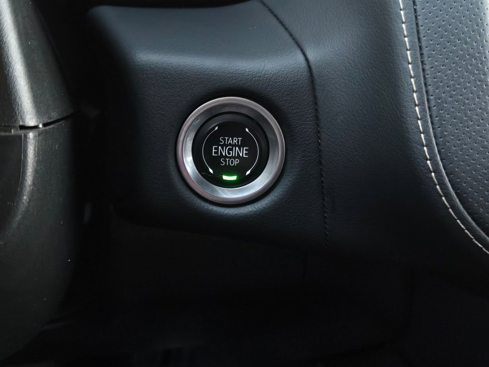 Used 2024 GMC Yukon XL SLT image 29