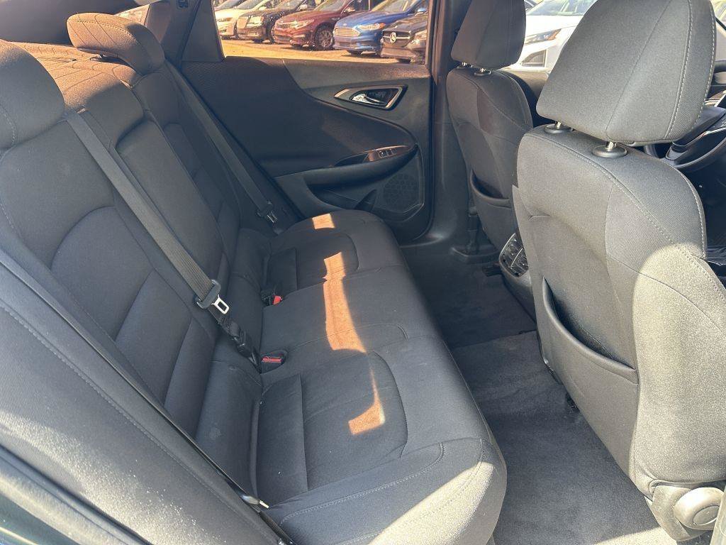 Used 2019 Chevrolet Malibu LT FWD image 13