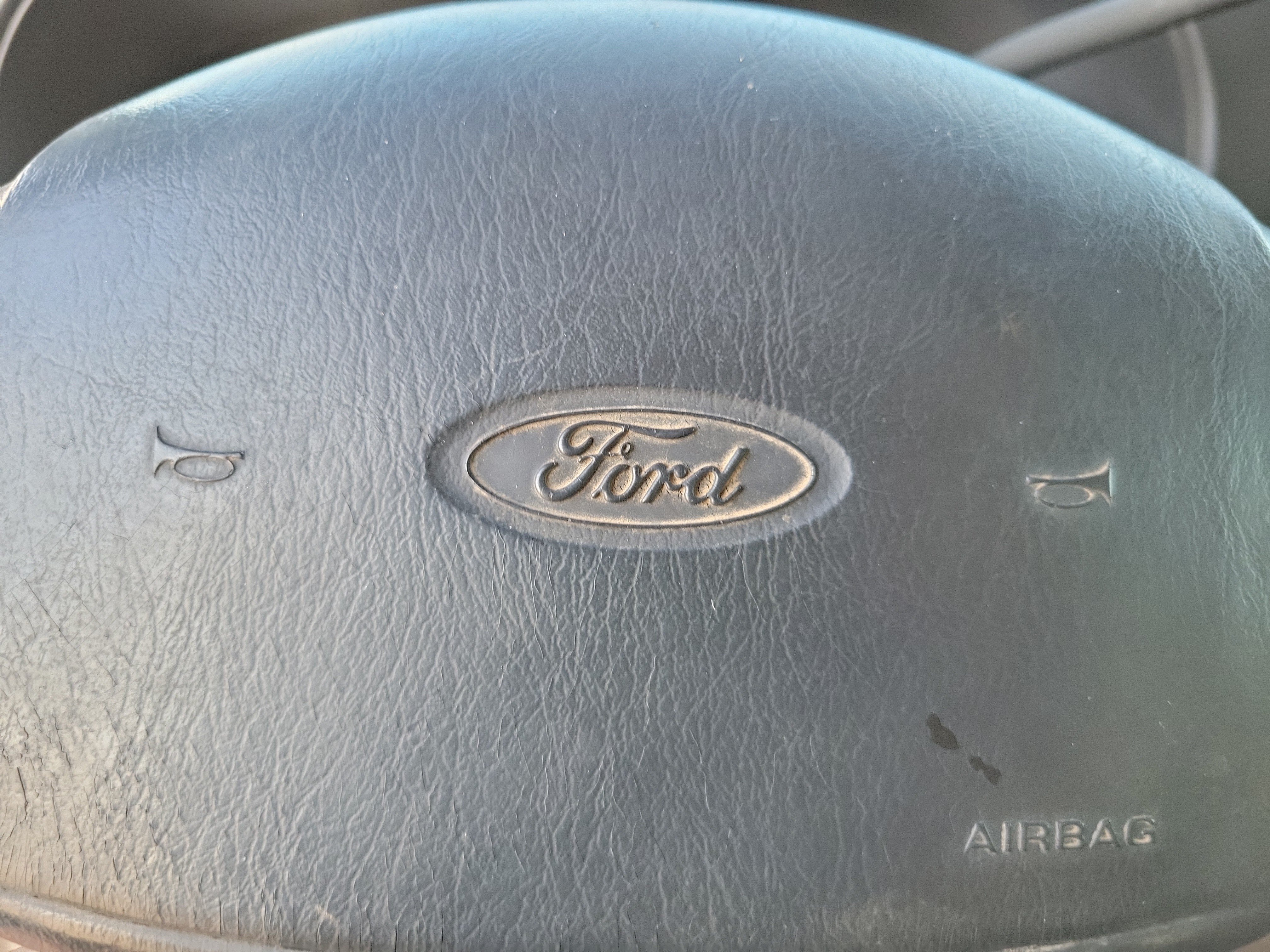 Used 2000 Ford E-250 and Econoline 250 RWD image 18
