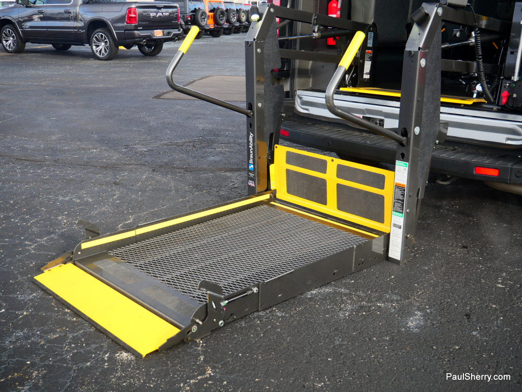 Used 2020 Ford Transit 350 XL image 10