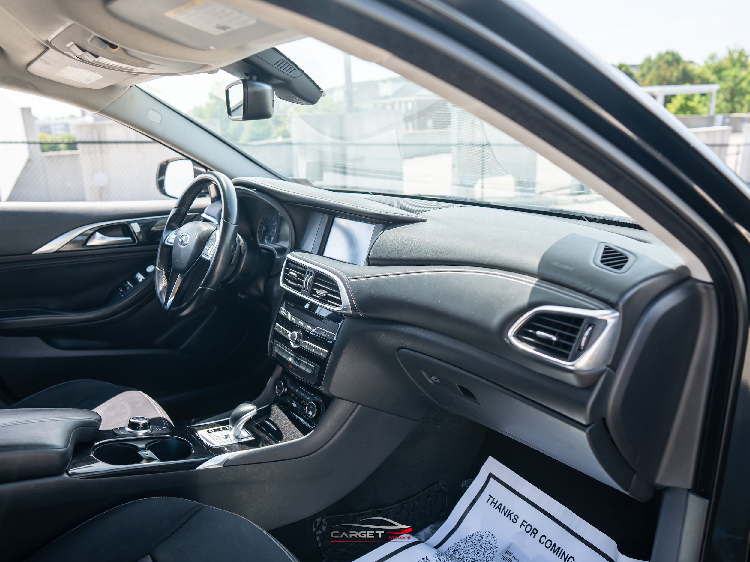 Used 2018 INFINITI QX30 FWD image 11