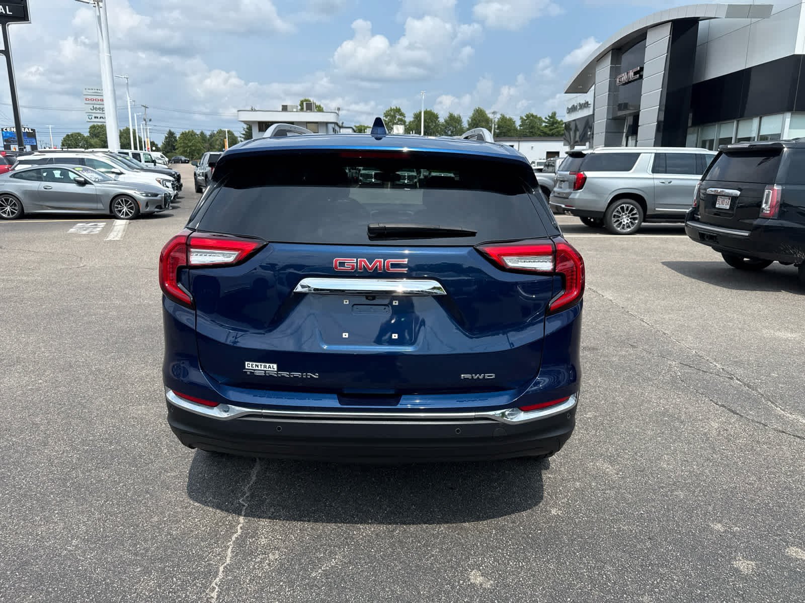 Certified 2022 GMC Terrain SLT AWD/4WD image 4