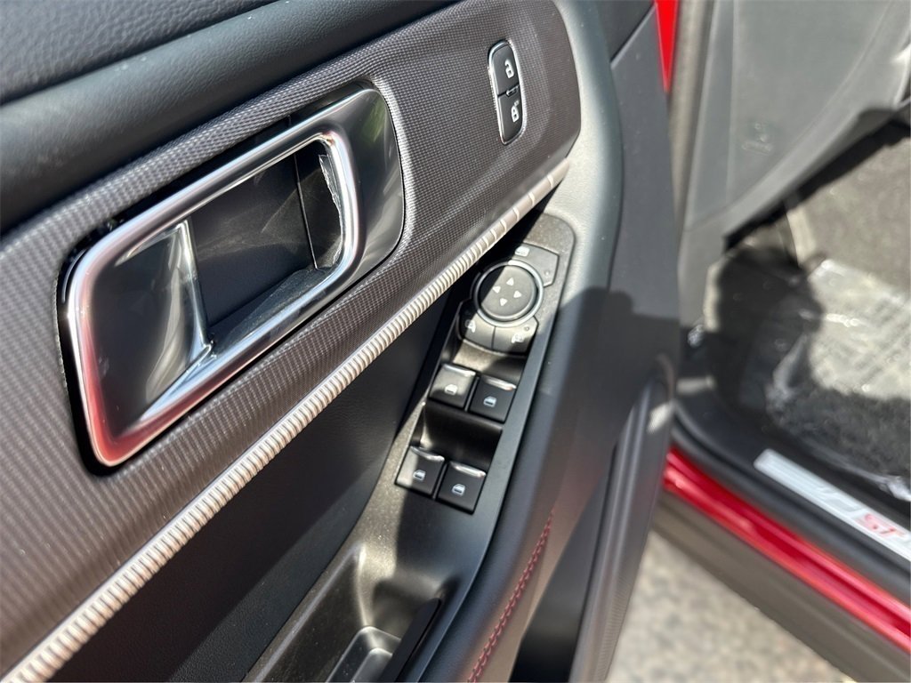 New 2025 Ford Explorer ST-Line image 25