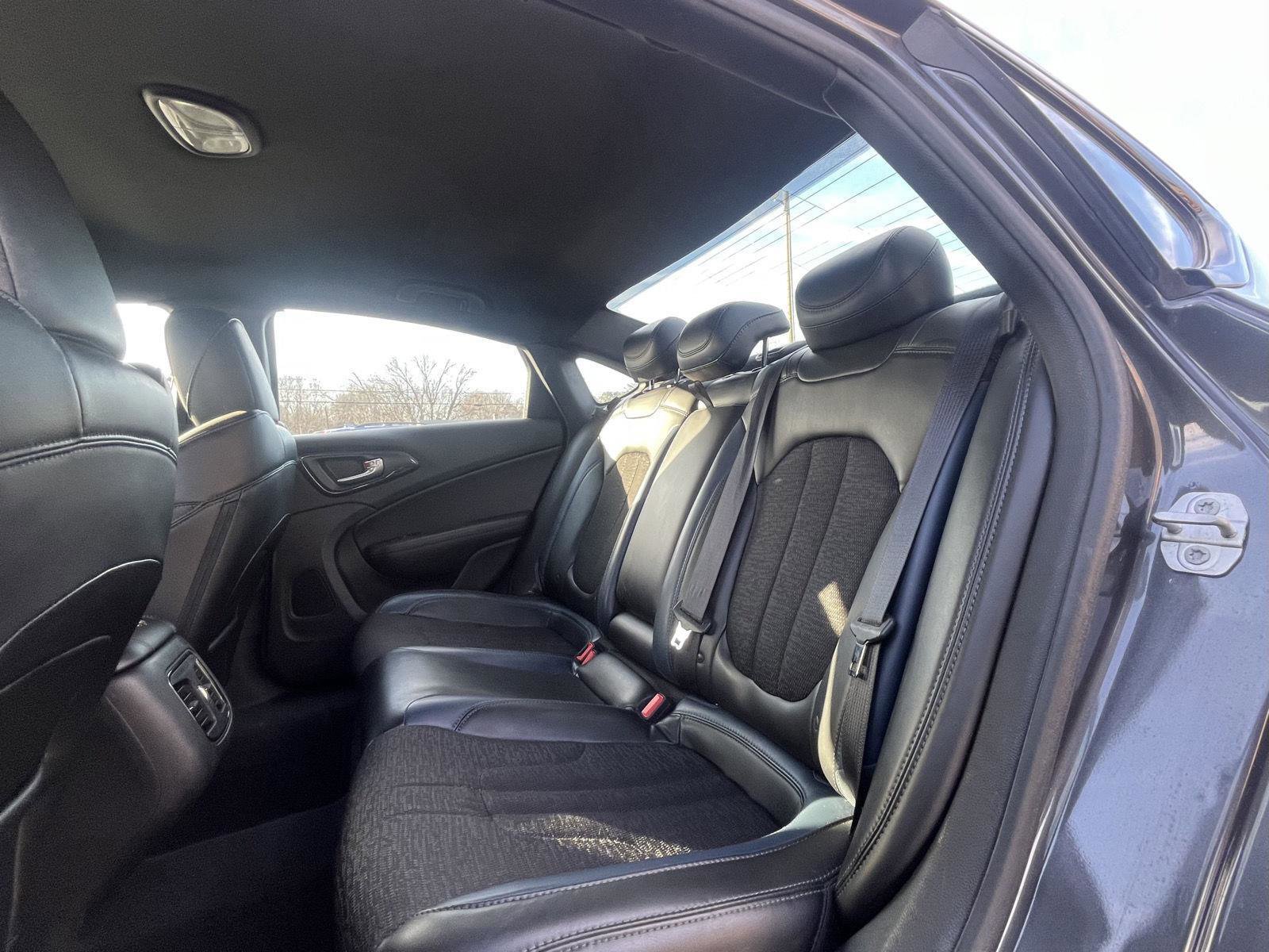 Used 2016 Chrysler 200 S w/ Comfort Group image 18