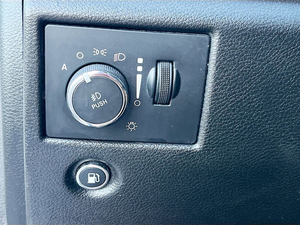 Used 2020 Jeep Grand Cherokee Laredo image 10