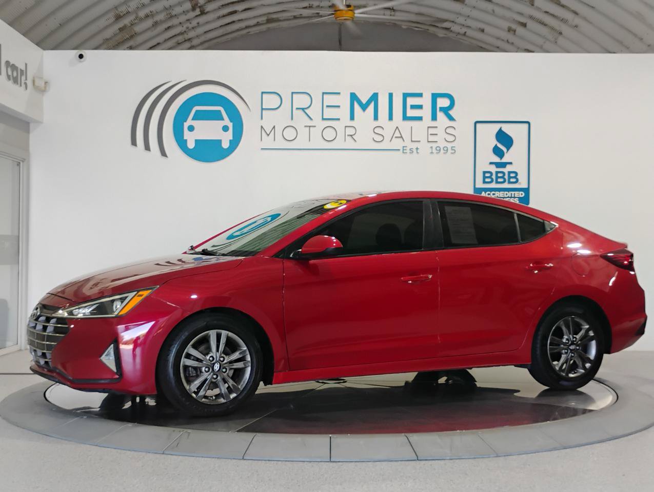 Used 2020 Hyundai Elantra SE w/ Cargo Package (C1) FWD image 2