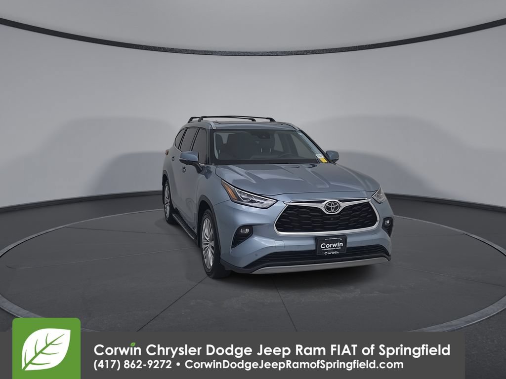 Used 2023 Toyota Highlander Platinum FWD image 4