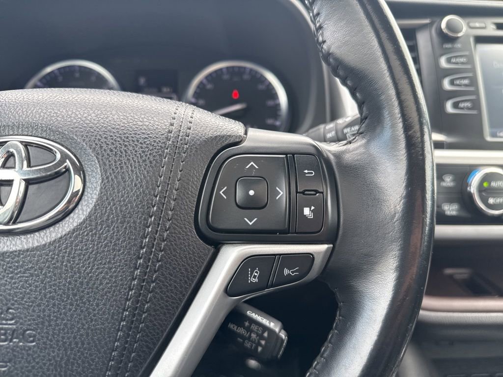 Used 2018 Toyota Highlander XLE image 28