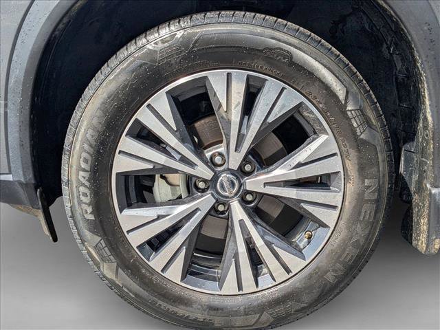 Used 2021 Nissan Rogue SV w/ Premium Package FWD image 18